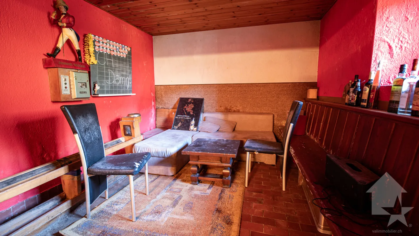 Large house with commercial space in the center of the village - Photo 20 of 38