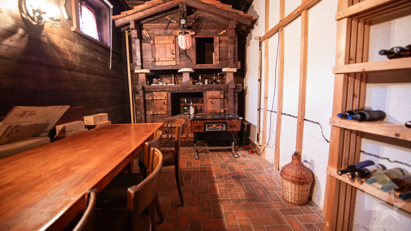 Large house with commercial space in the center of the village - Photo 22 of 38