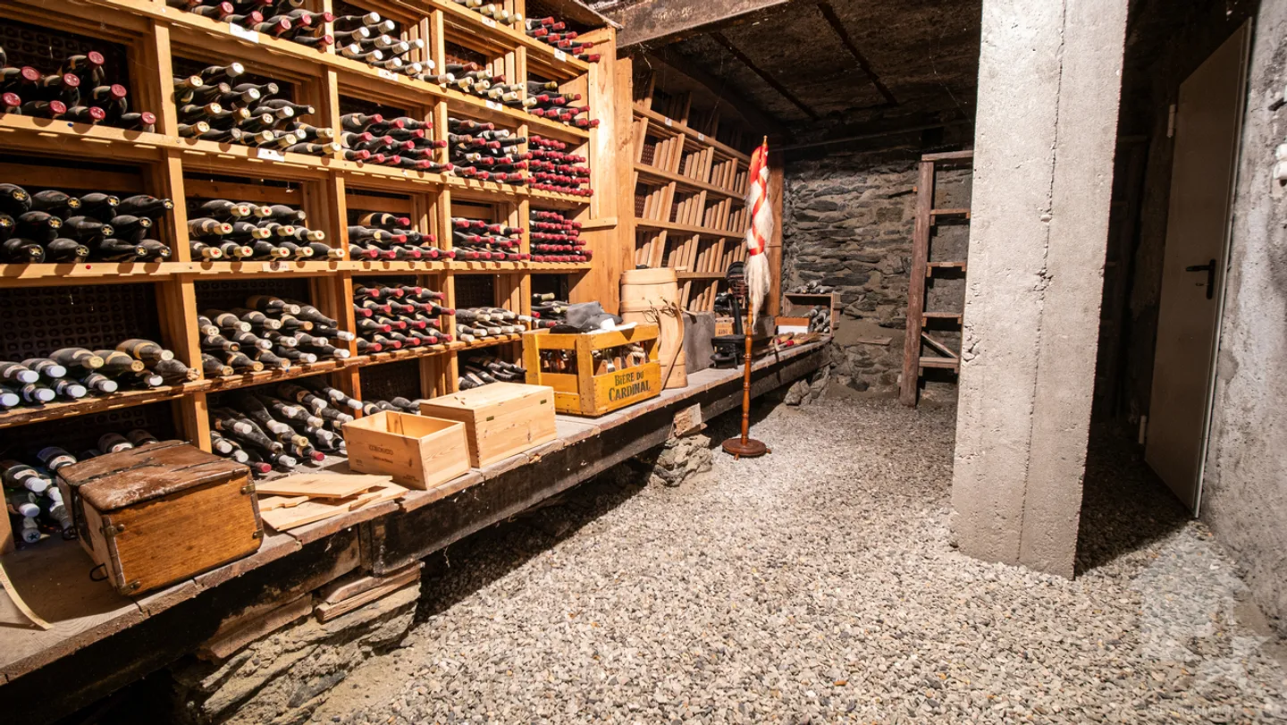 Large house with commercial space in the center of the village - Photo 24 of 38