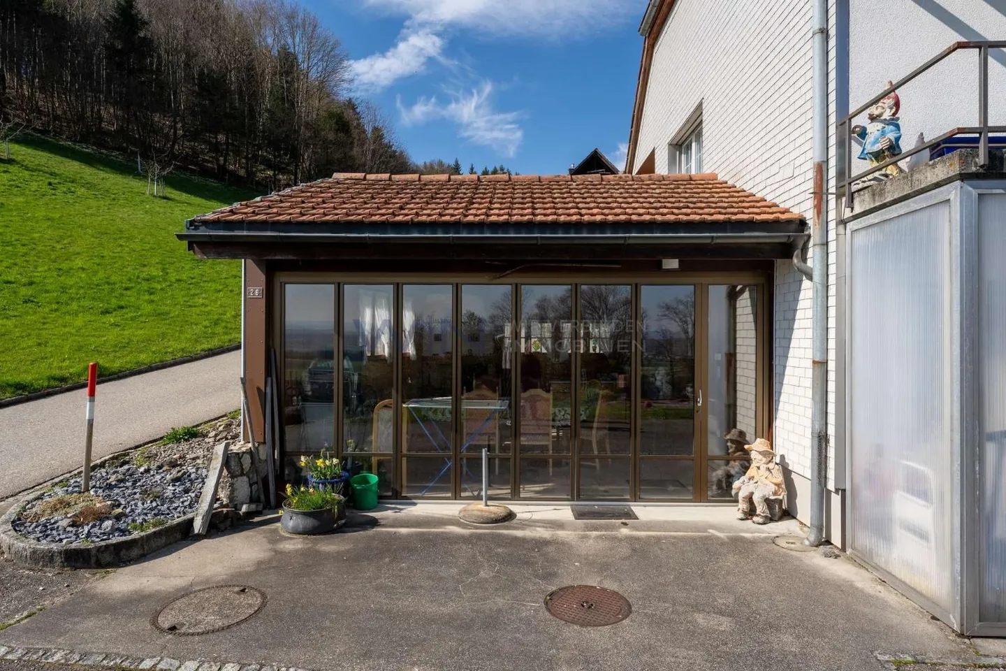 Haus 12,5 Zimmer - Foto 2 von 11