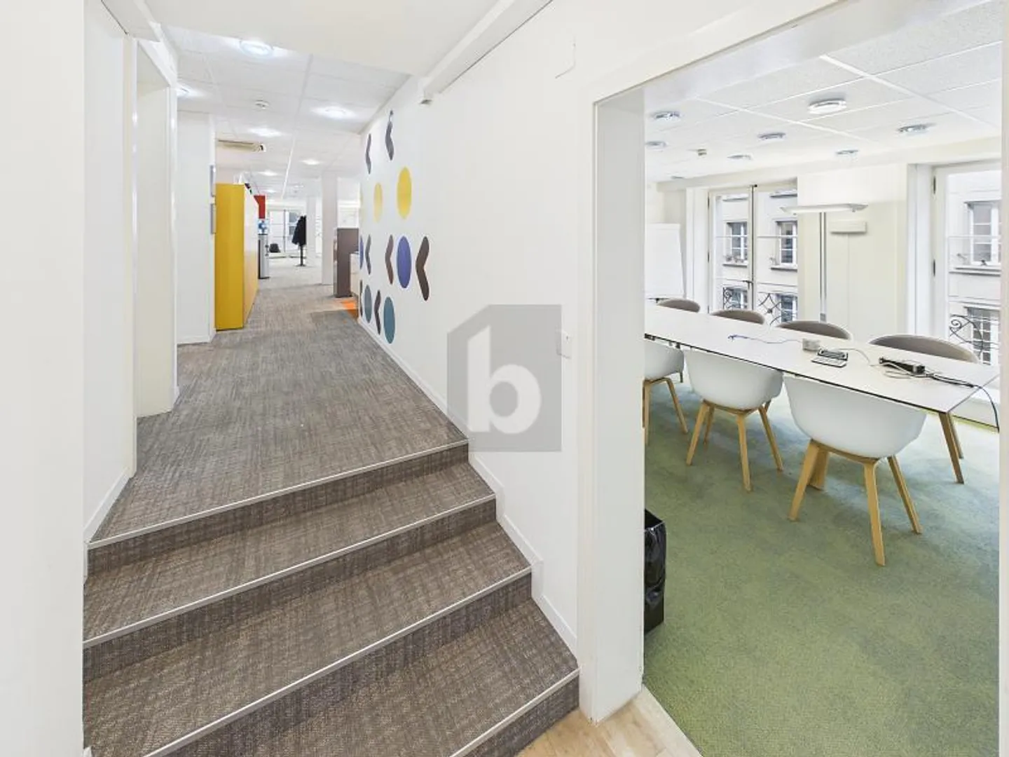 TRÈS CENTRAL, LUMINEUX ET SPACIEUX - Photo 3 sur 6