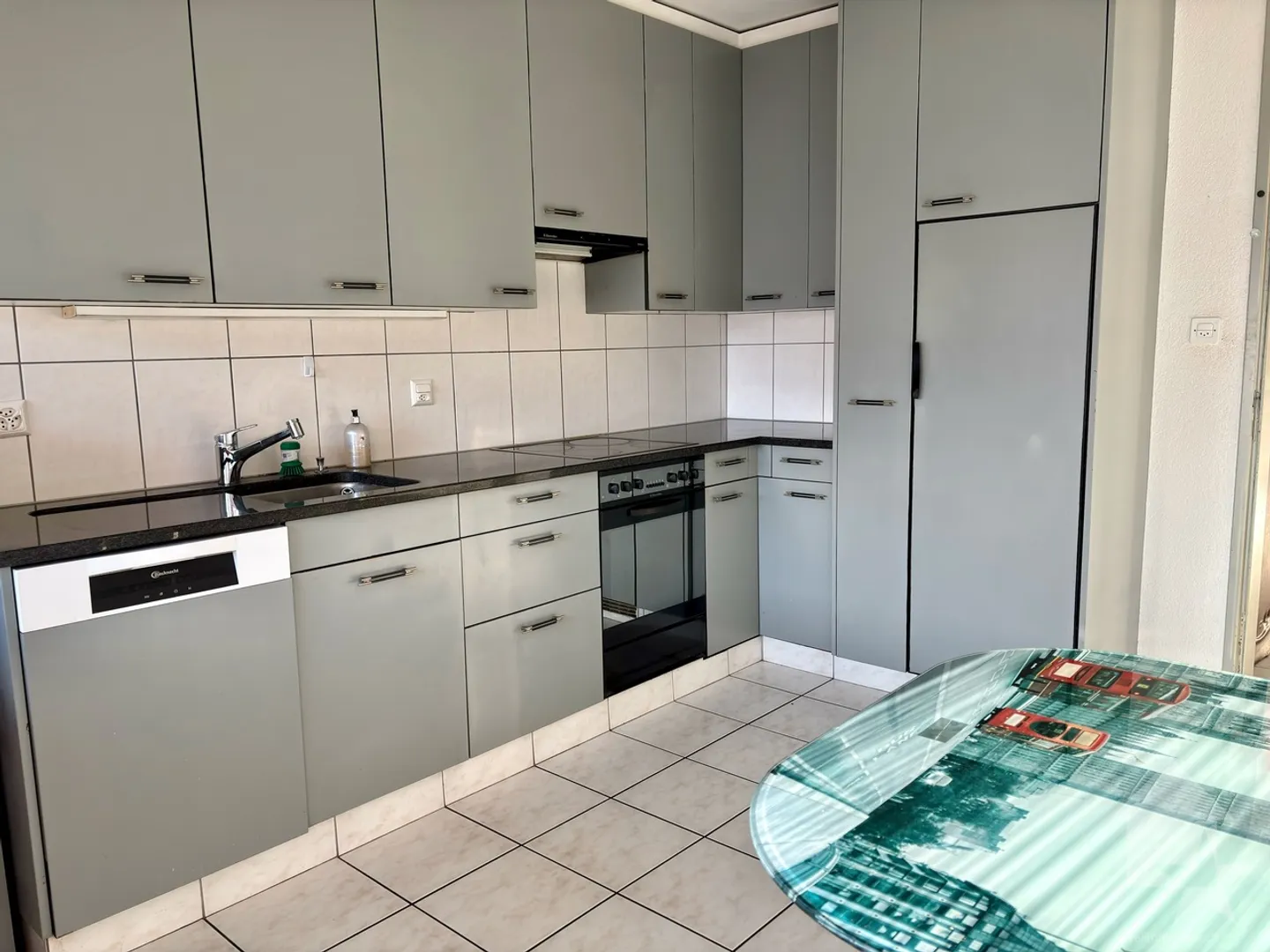 4.5-room apartment near downtown with garage box - Photo 1 of 13