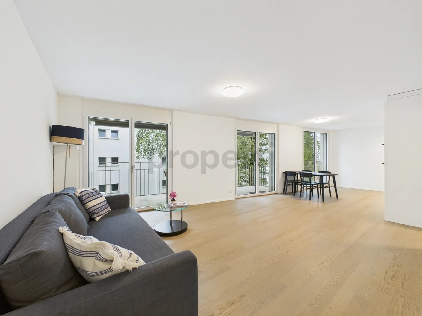 Moderne 2.5-Zimmer-Wohnung mit Balkon im Herzen von Zürich - Foto 1 von 7