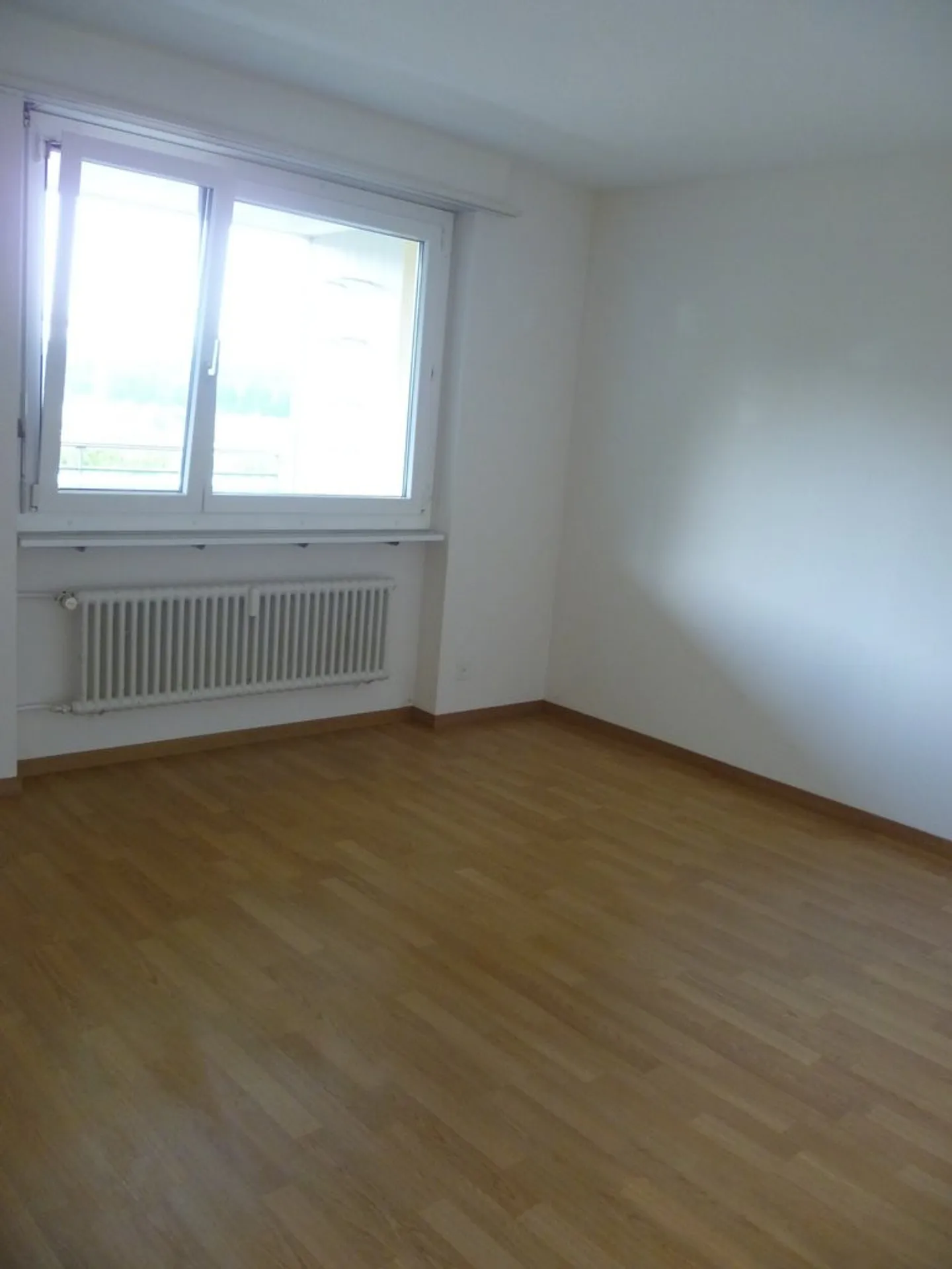 Modernes Apartment mit Balkon - Foto 5 von 5