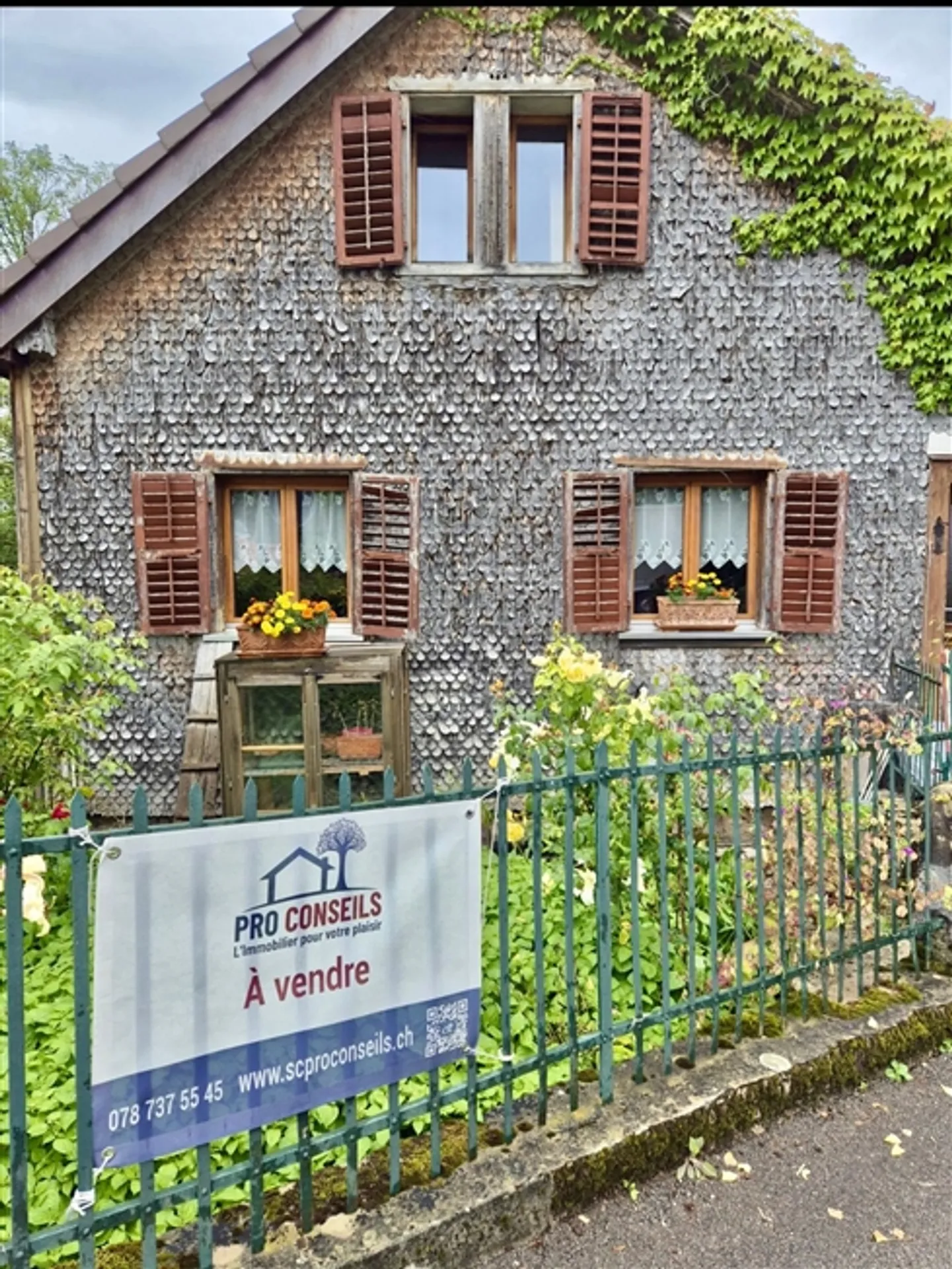 «Exklusiv Einfamilienhaus, zum Renovieren in Les Brenets» - Foto 1 von 13