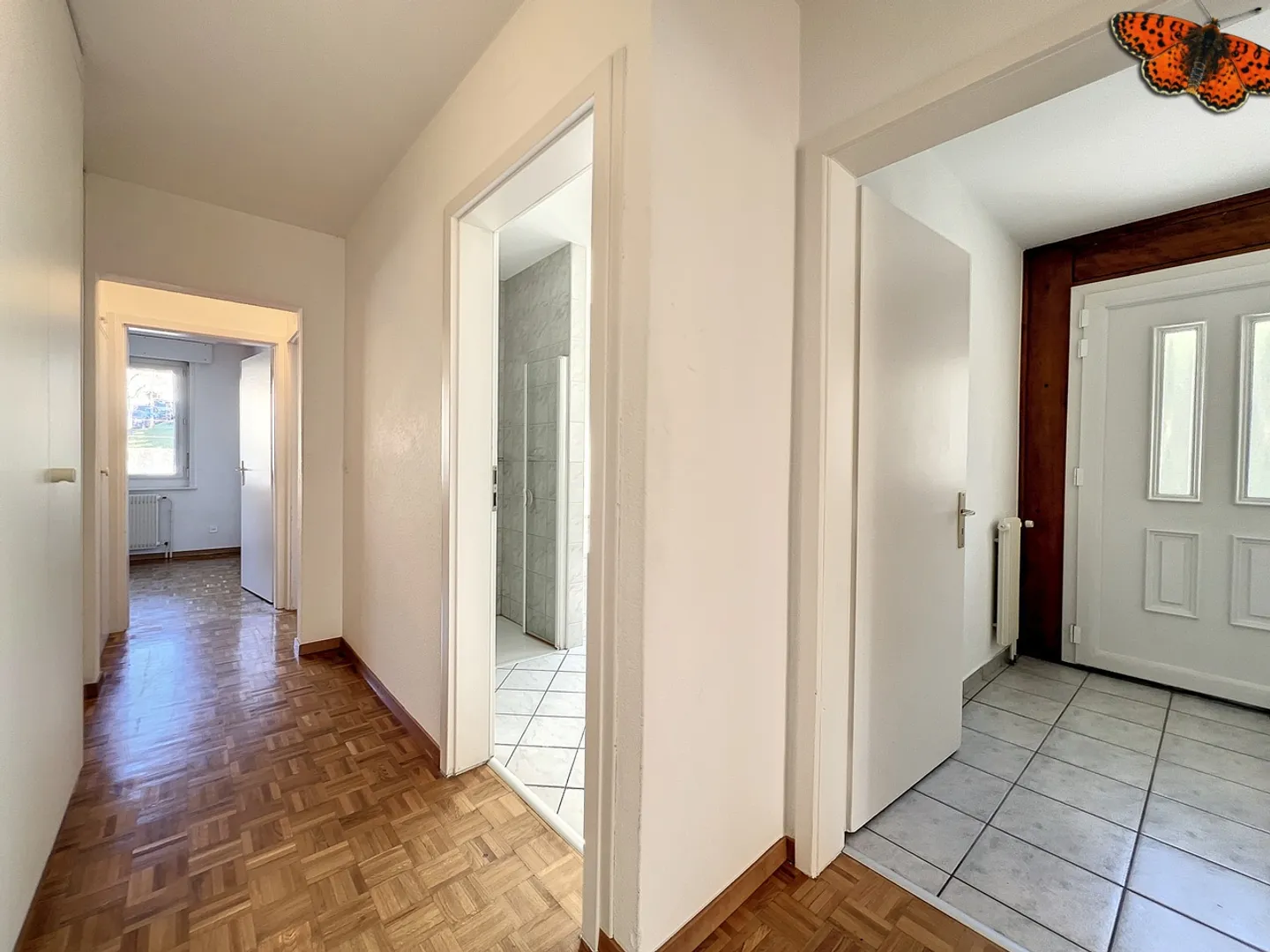 Luminoso appartamento di 4½ locali con giardino d'inverno e una superficie abitabile totale di 128 m²! - Foto 3 di 20
