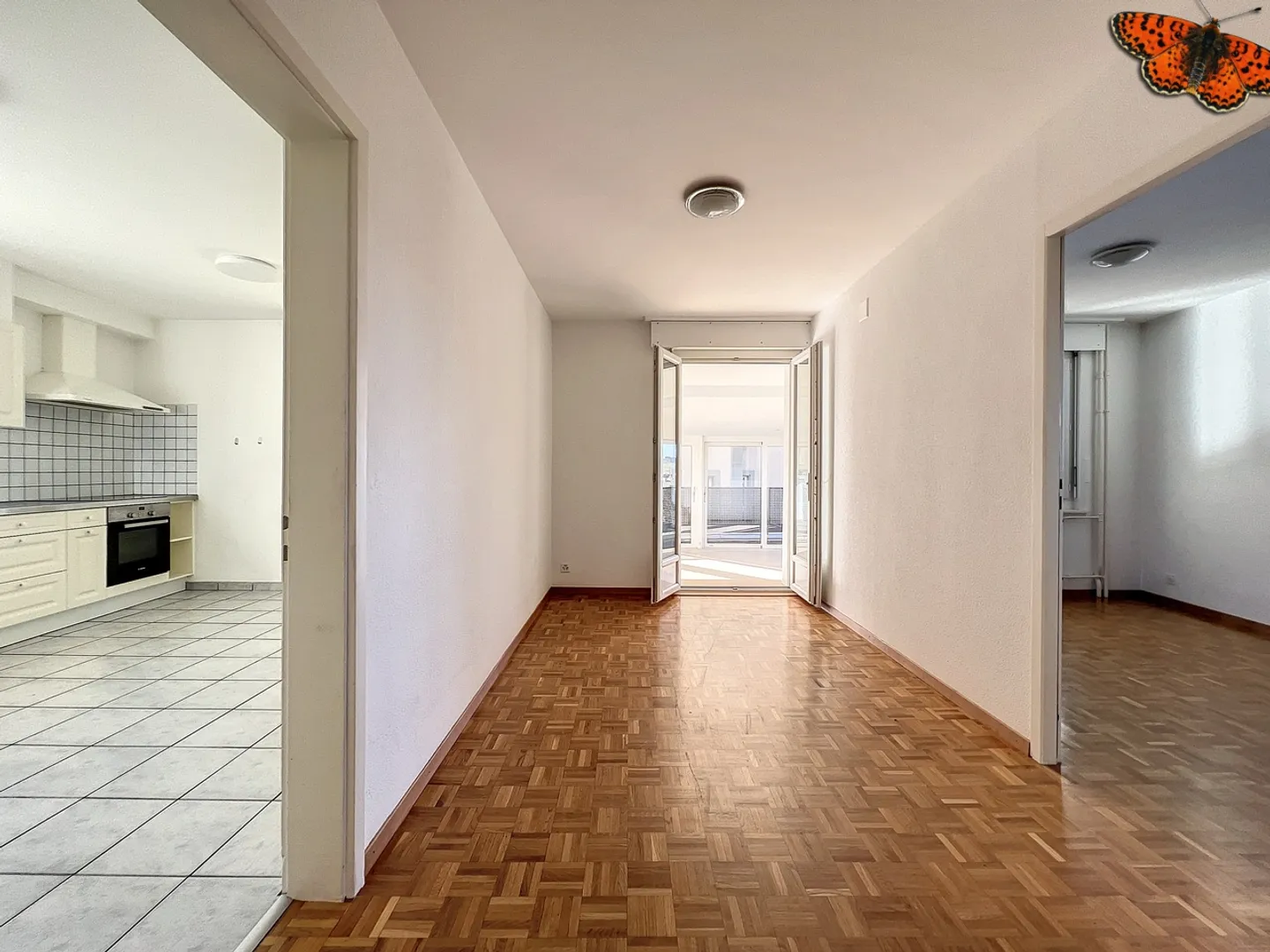 Luminoso appartamento di 4½ locali con giardino d'inverno e una superficie abitabile totale di 128 m²! - Foto 4 di 20