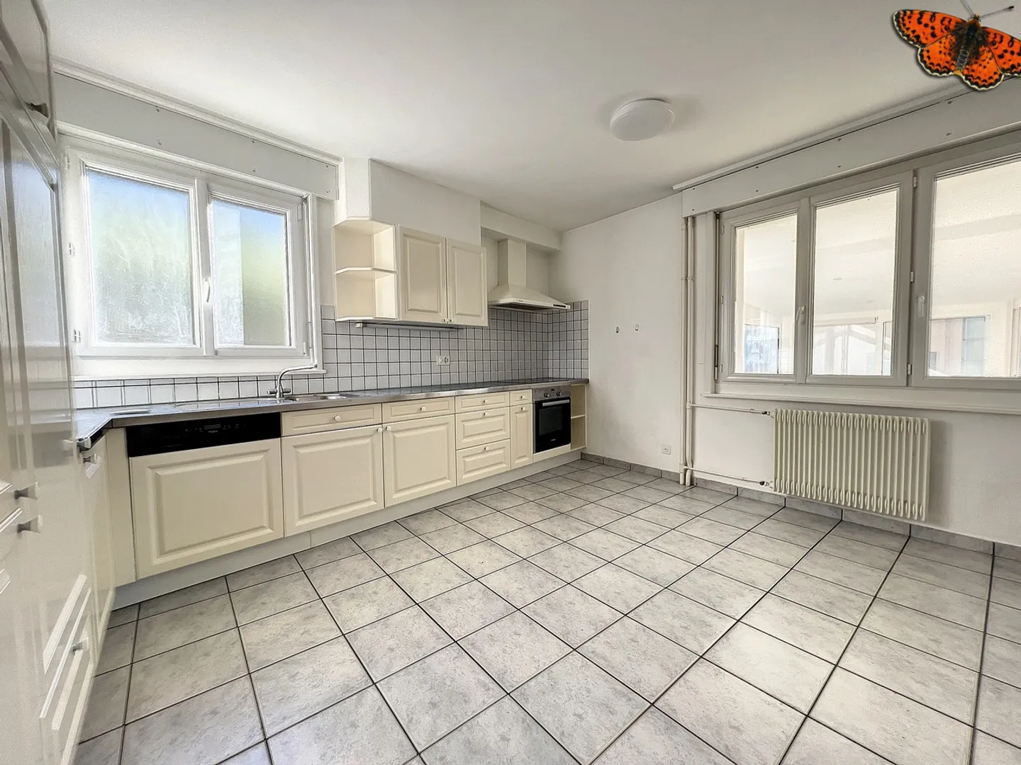 Luminoso appartamento di 4½ locali con giardino d'inverno e una superficie abitabile totale di 128 m²! - Foto 9 di 20