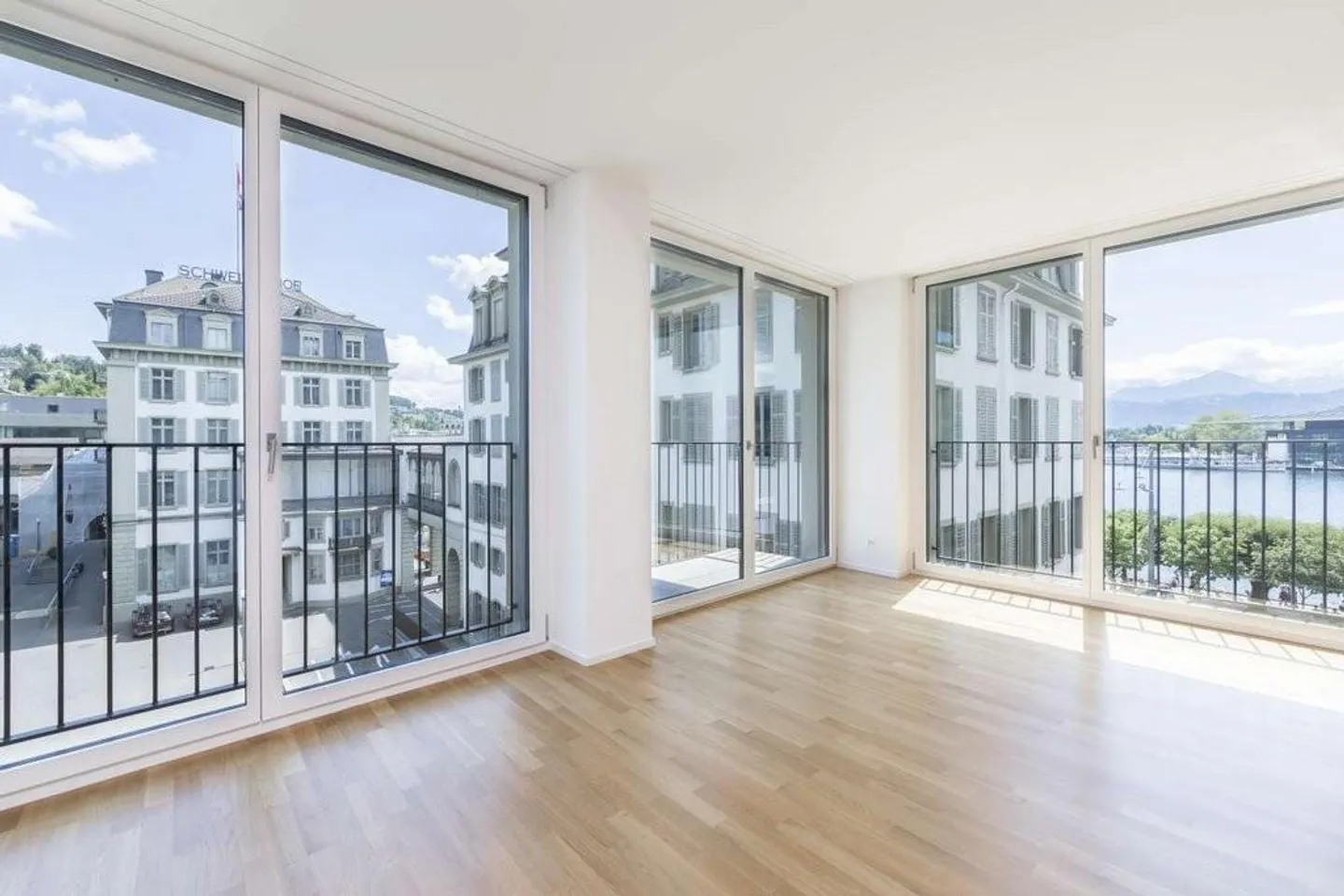 By the lake in the dream city of Lucerne - Photo 3 of 8