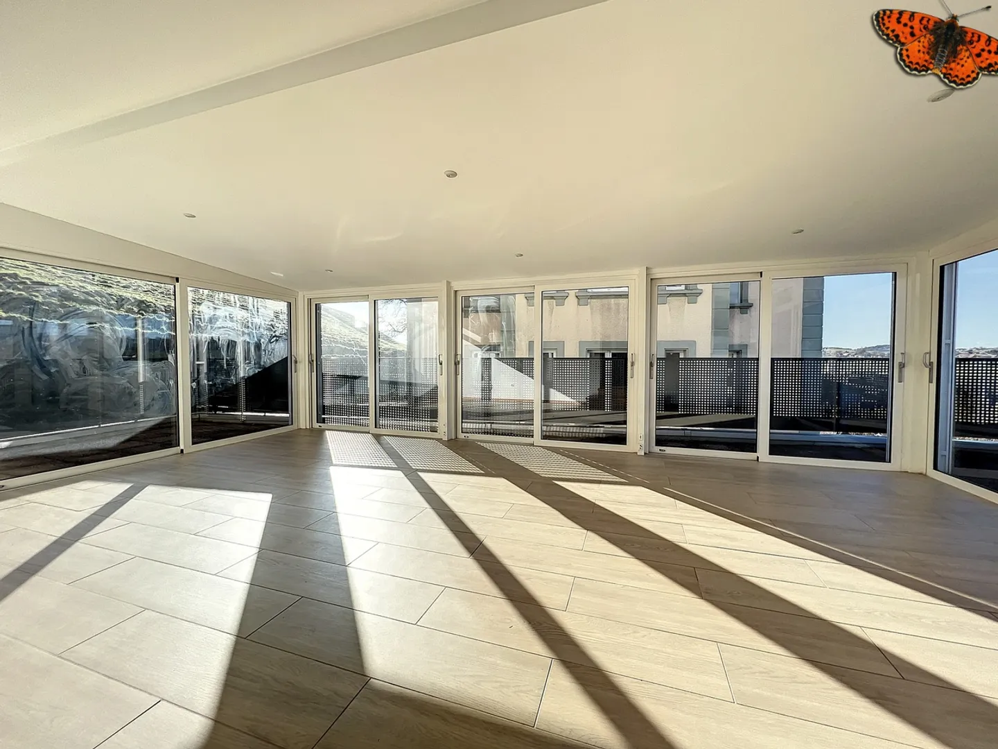 Luminoso appartamento di 4½ locali con giardino d'inverno e una superficie abitabile totale di 128 m²! - Foto 10 di 20
