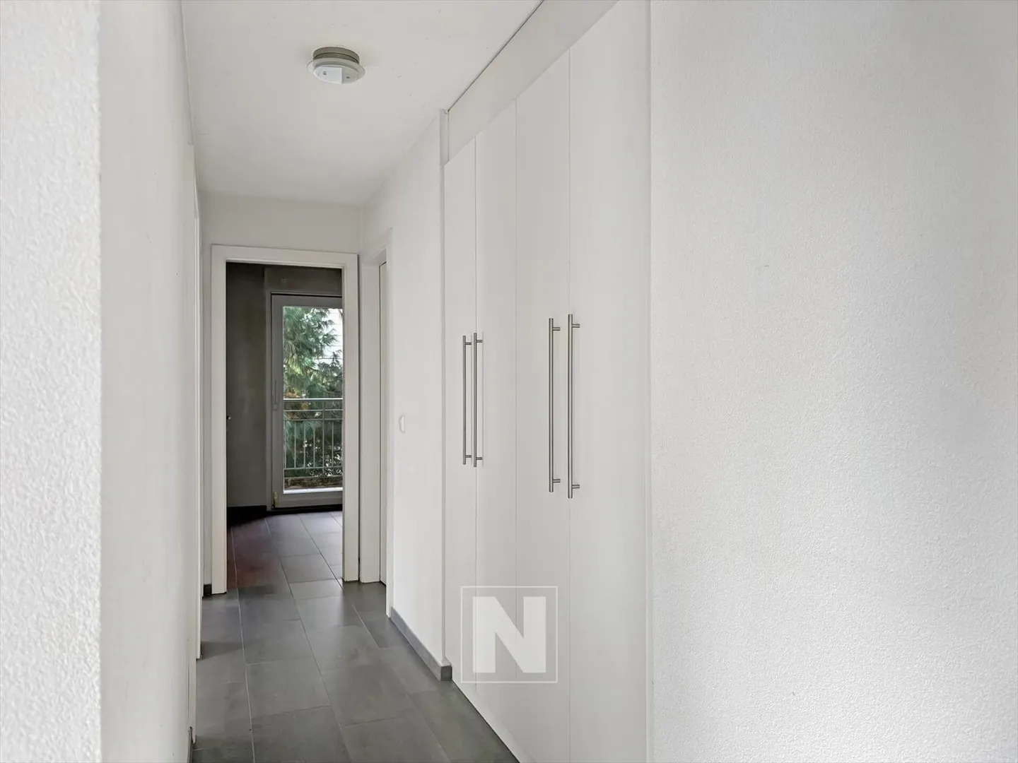 Schöne geräumige und helle Wohnung mit Balkonen! - Foto 5 von 13