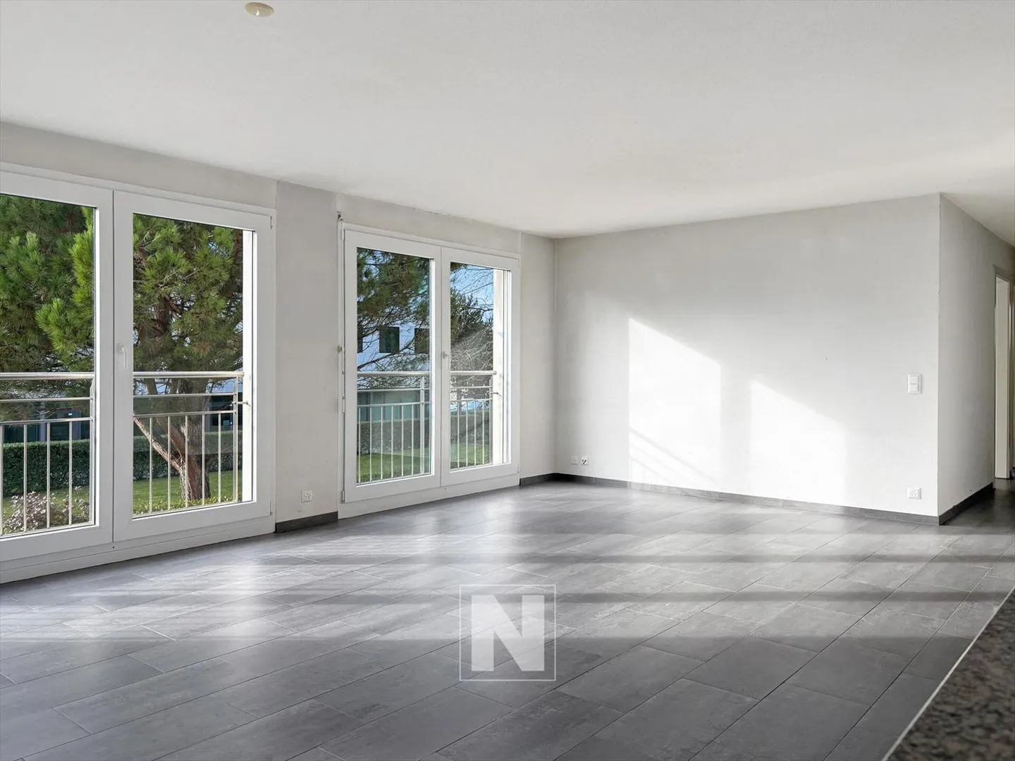 Schöne geräumige und helle Wohnung mit Balkonen! - Foto 2 von 13