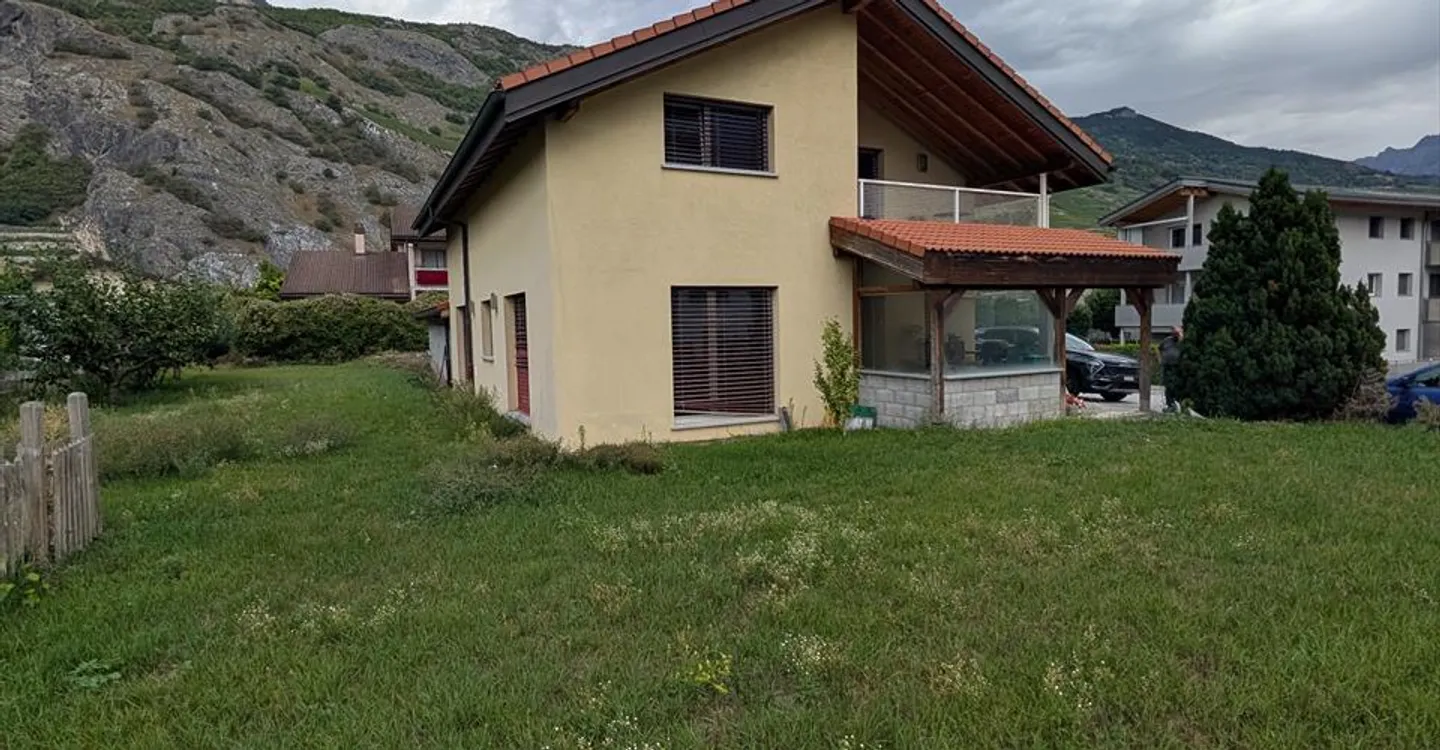 Villa 5.5 Zimmer - Foto 1 von 8
