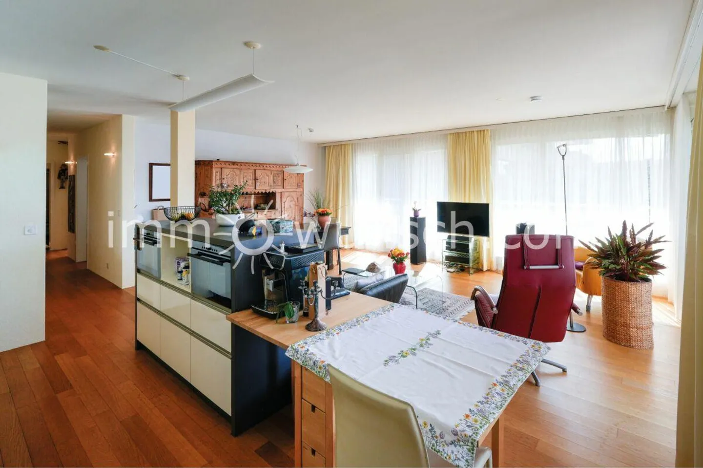 3 ½ Zi. Wohnung mit 100m² Terrasse & Wintergarten, sowie Parkplatz ... - Photo 5 of 11