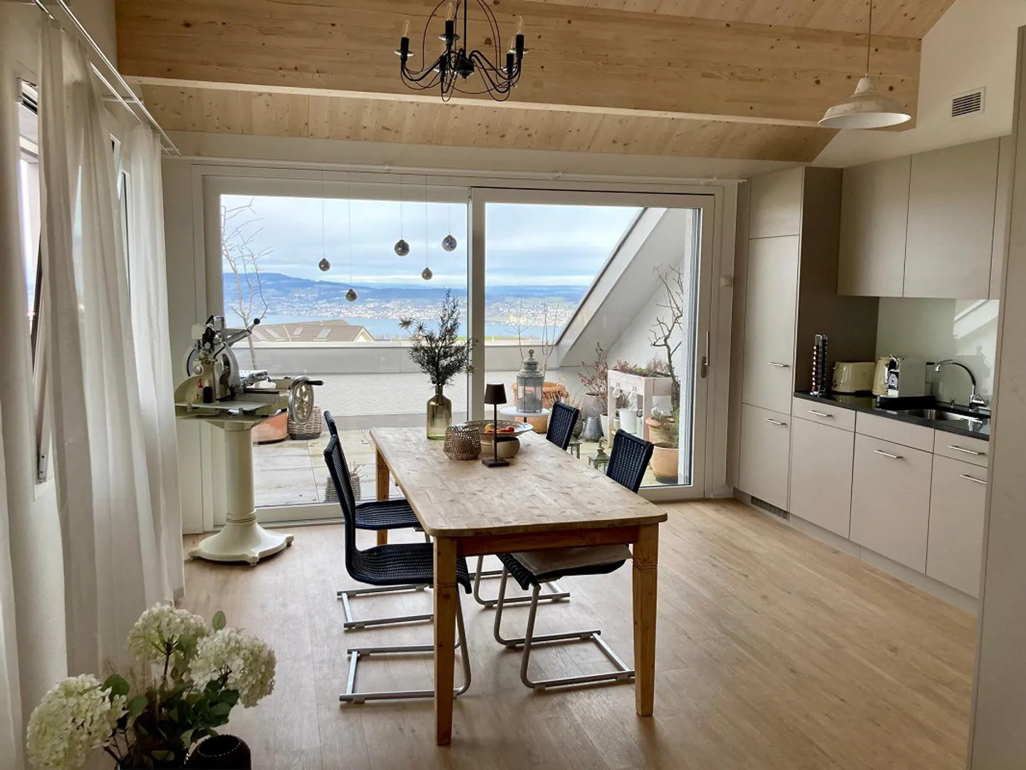 Vivre au centre de Schindellegi! - Photo 1 sur 9