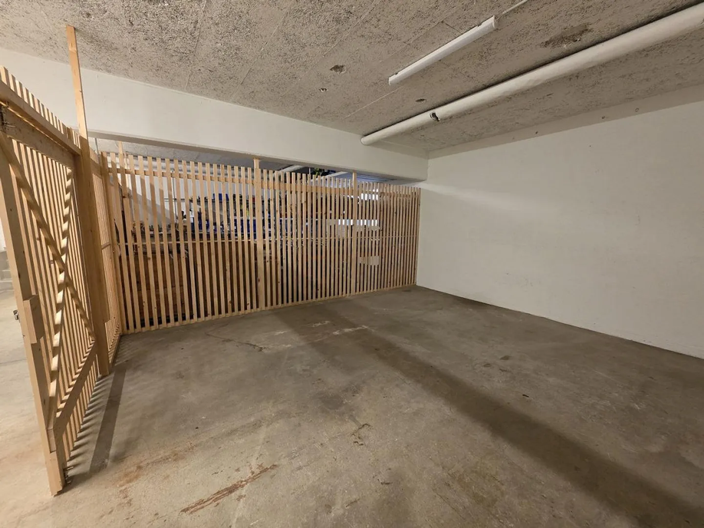 Grand espace de cave/de stockage à louer immédiatement - Photo 5 sur 8