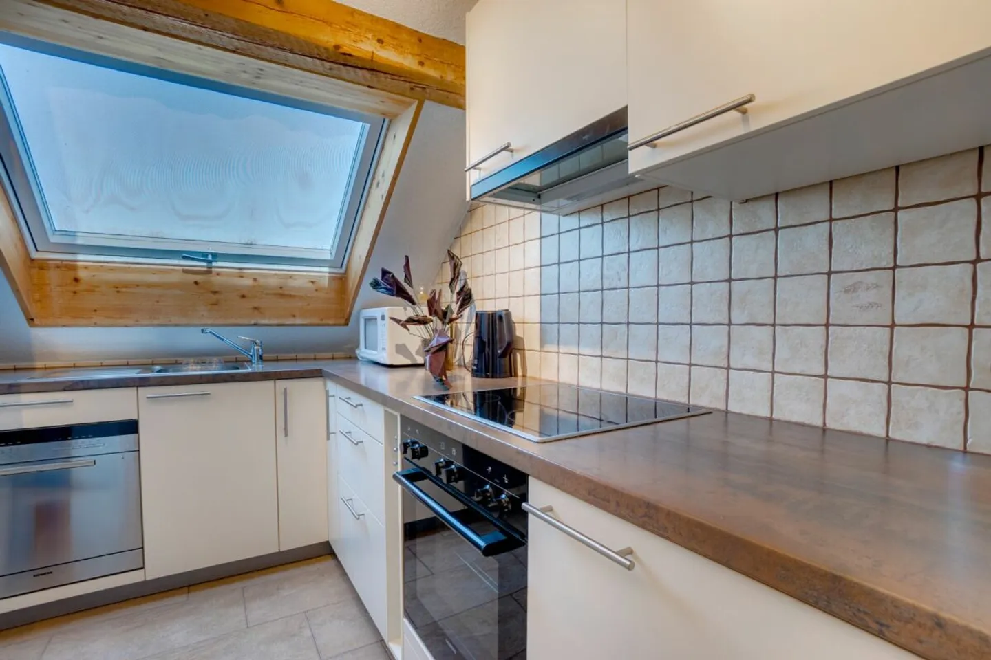 CENTRAL FAMILY SPACE - Photo 5 of 8