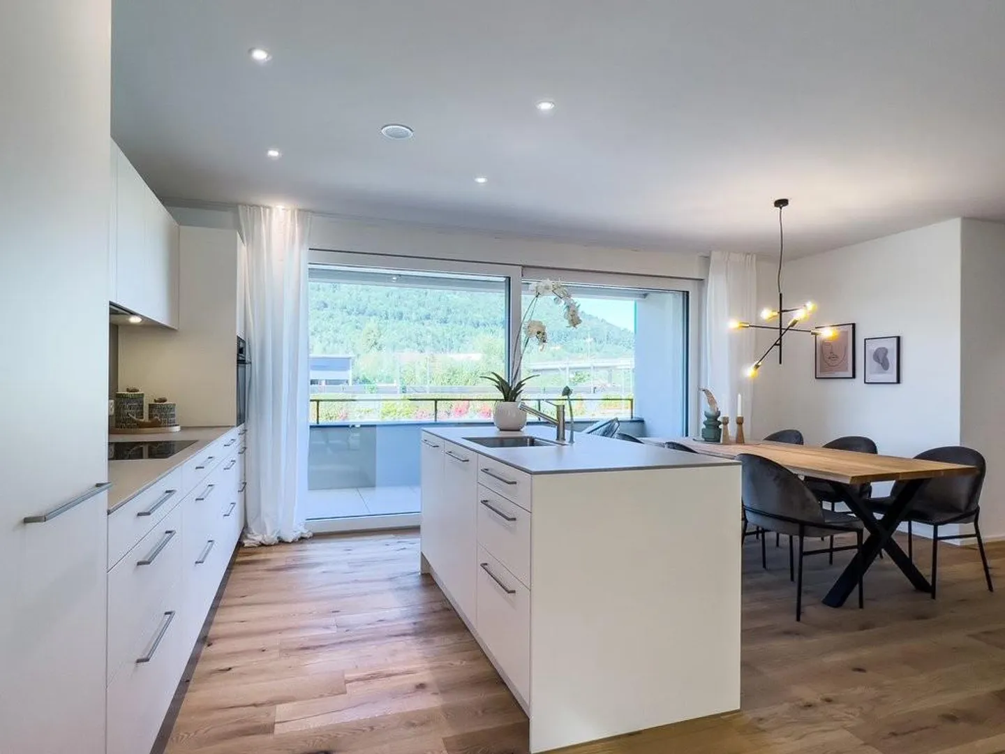 Exclusive dream apartment in a quiet location for rent! - Photo 2 of 7