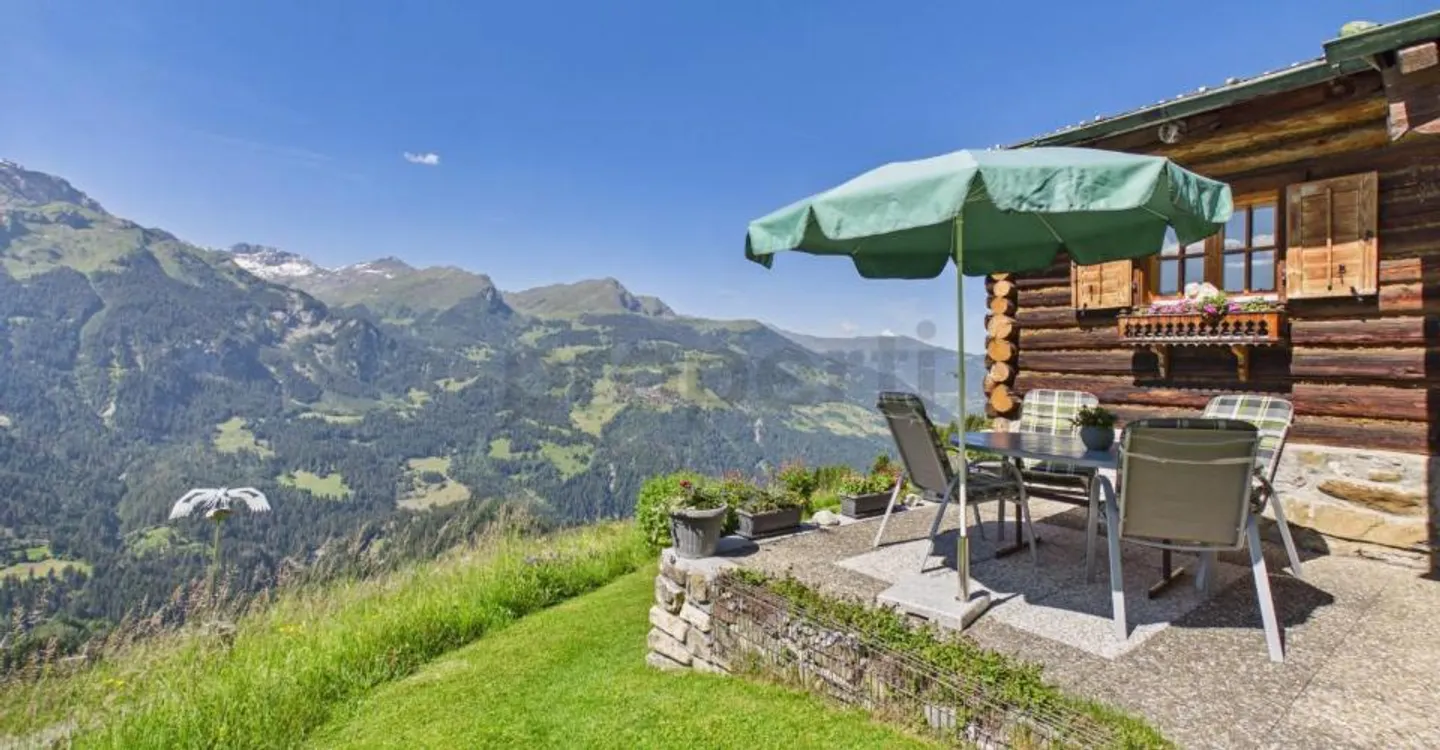 Charming mountain cabin with magnificent mountain views and generous grounds... - Photo 7 of 11