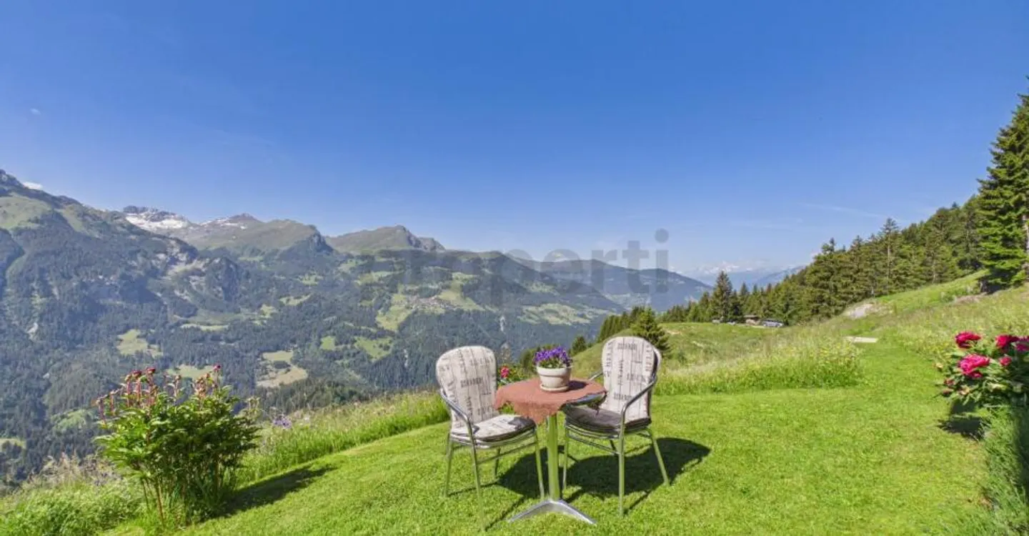 Charming mountain cabin with magnificent mountain views and generous grounds... - Photo 8 of 11