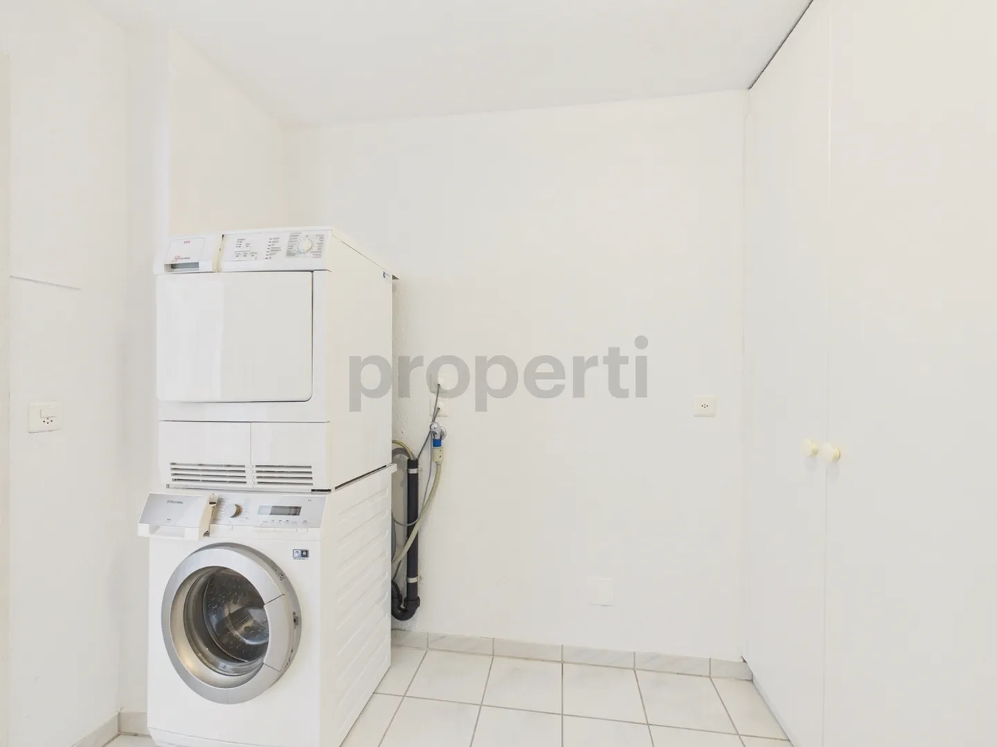 Spacious 5.5-Room Apartment - Photo 12 of 13