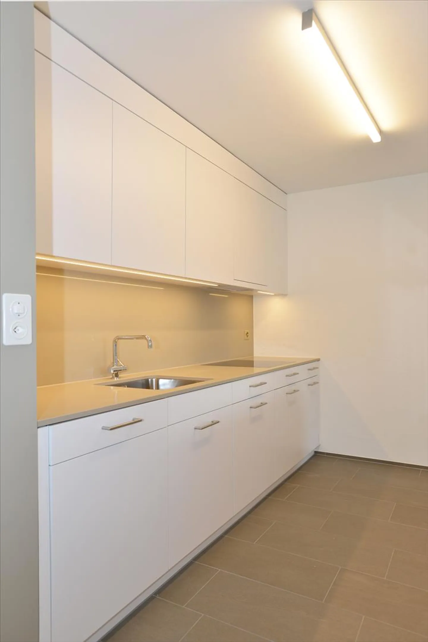 Penthouse for rent - Photo 4 of 8