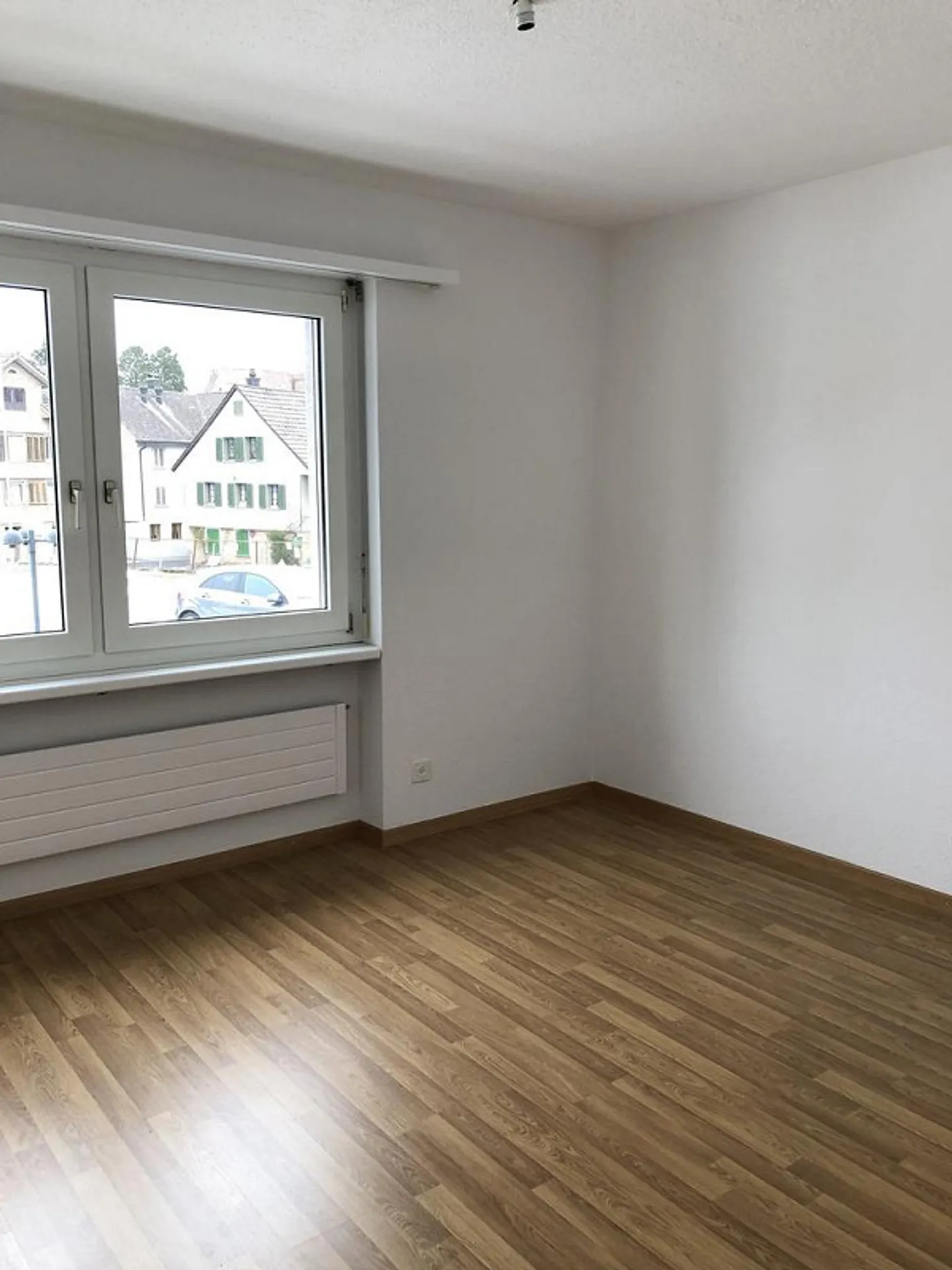 Grosszügige Wohnung, zentral gelegen - Photo 5 of 6