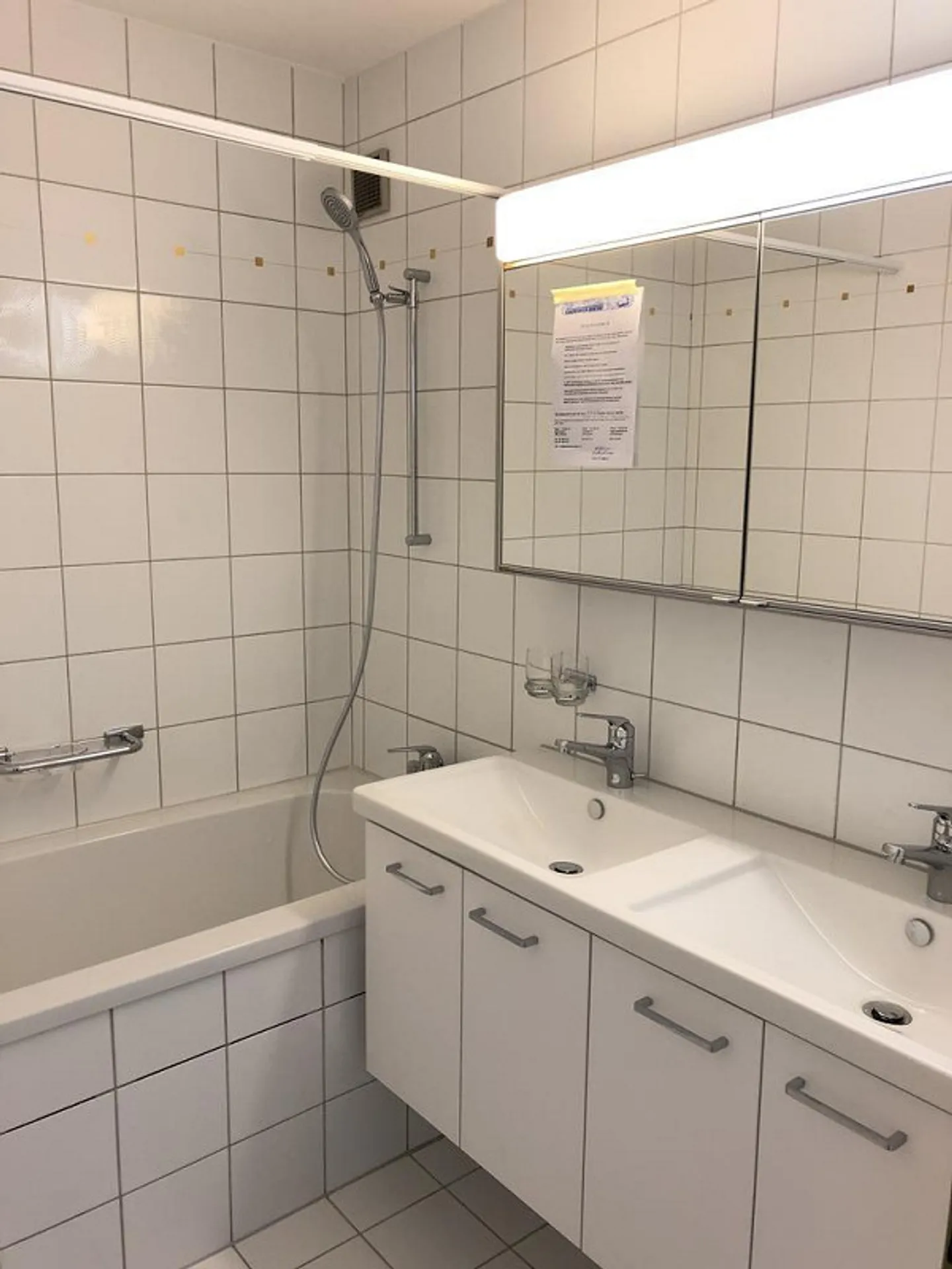 Grosszügige Wohnung, zentral gelegen - Photo 6 of 6