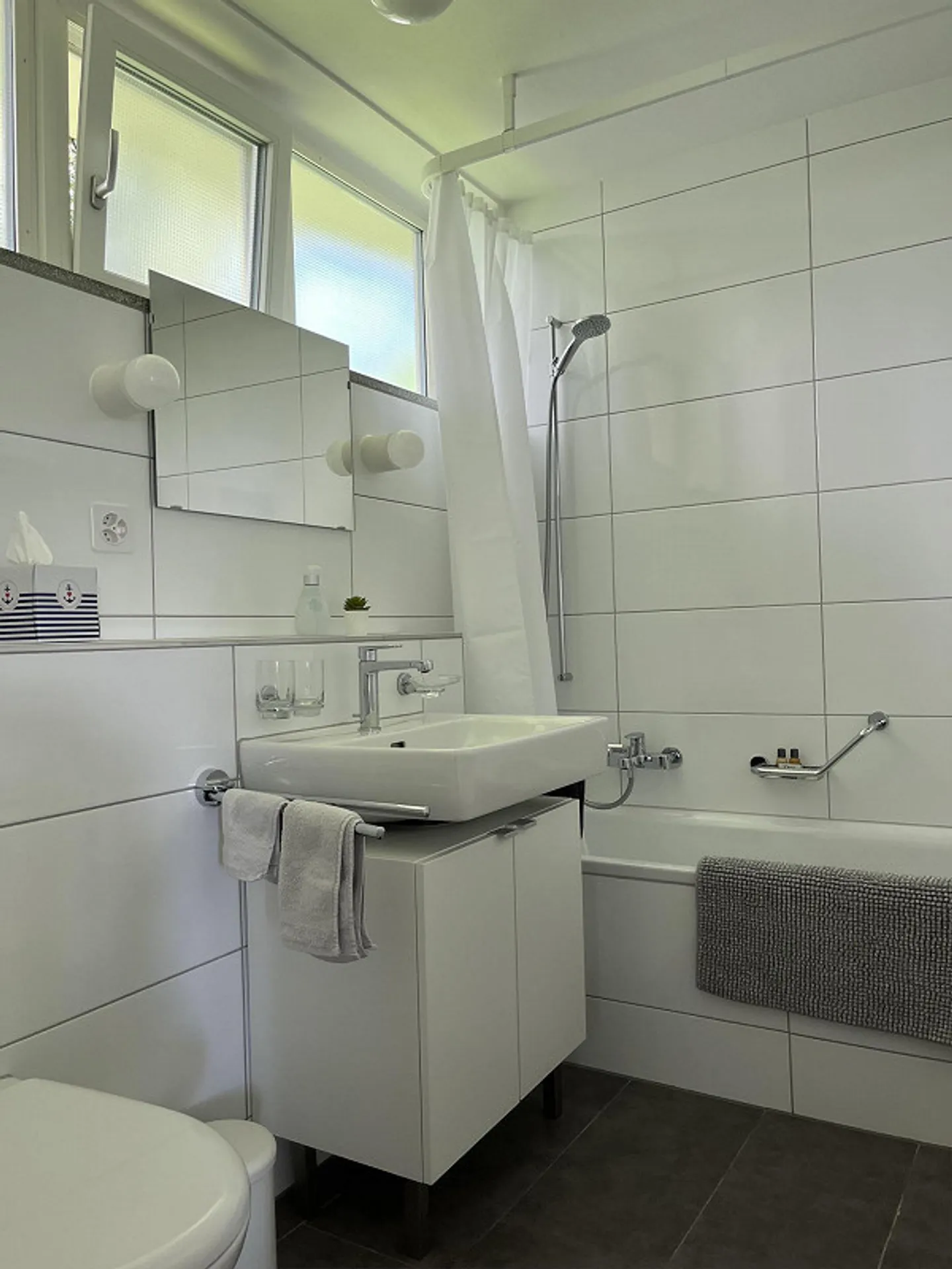 Appartement d'affaires ensoleillé "Diana 3" près du Kantonsspital, Thea - Photo 9 sur 13