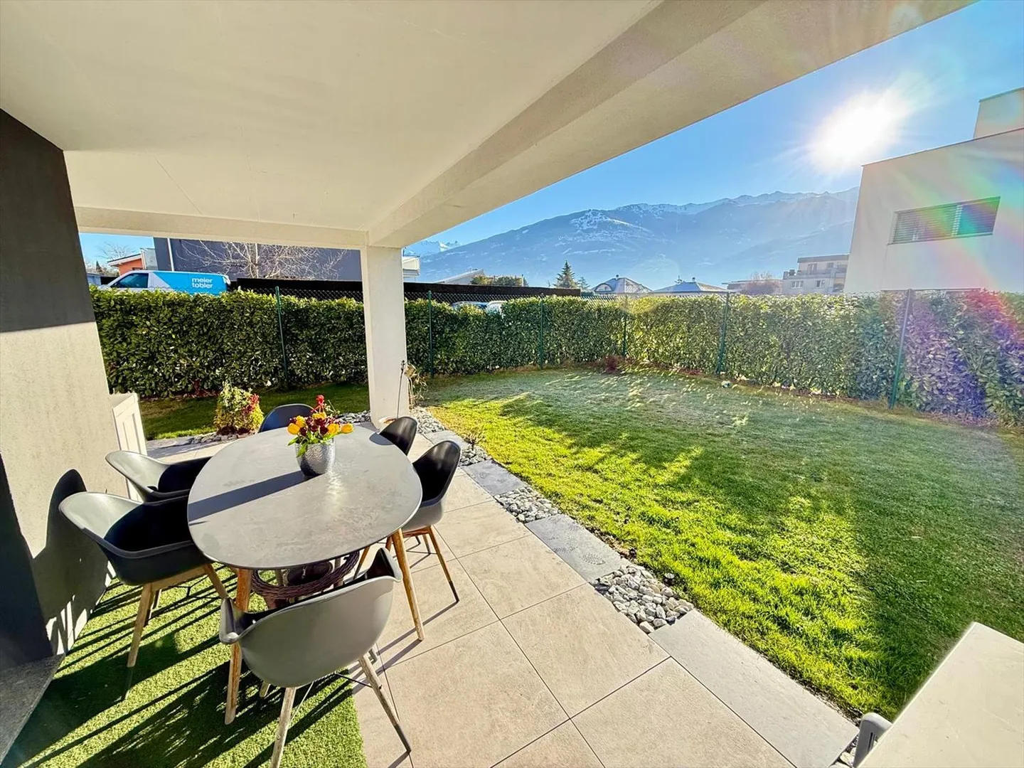 4.5 room ground floor apartment with terraces and secure garage - Vétroz - Photo 2 of 11