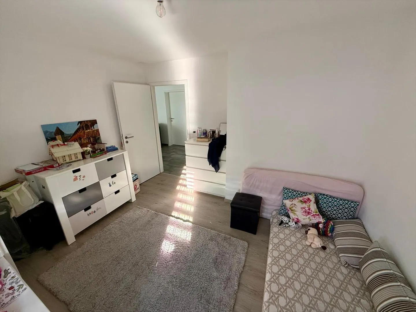 4.5 room ground floor apartment with terraces and secure garage - Vétroz - Photo 8 of 11