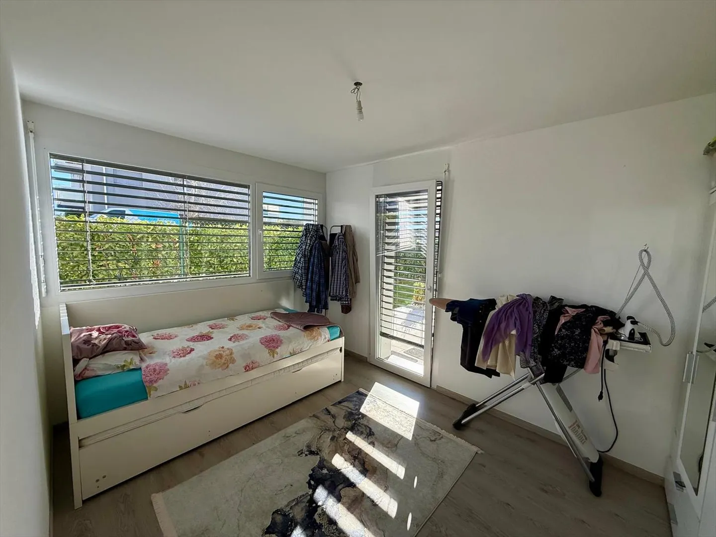 4.5 room ground floor apartment with terraces and secure garage - Vétroz - Photo 9 of 11