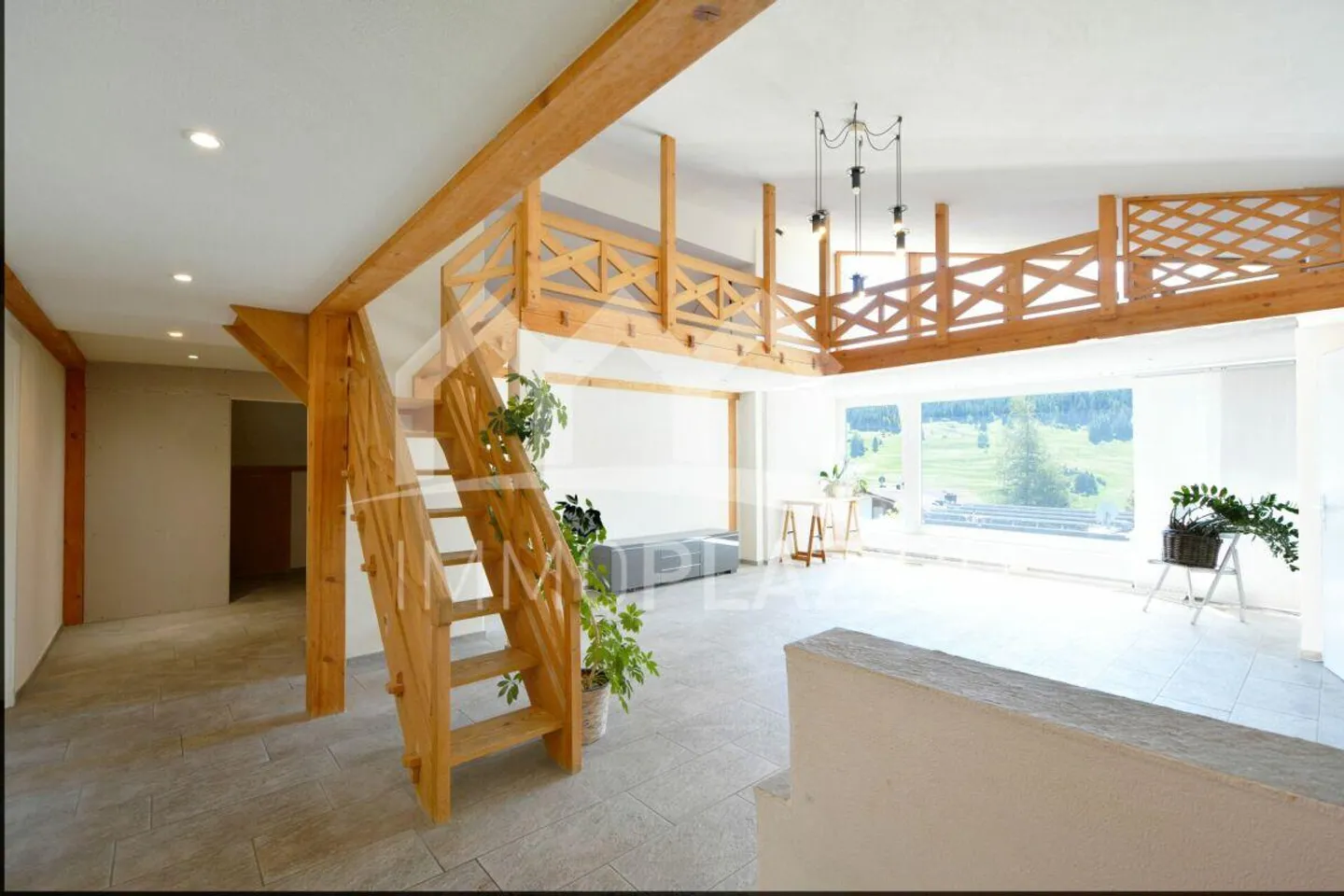 Charmante 4 1/2 Zi.-Dachwohnung mit Galerie und Terrasse - Foto 2 von 9