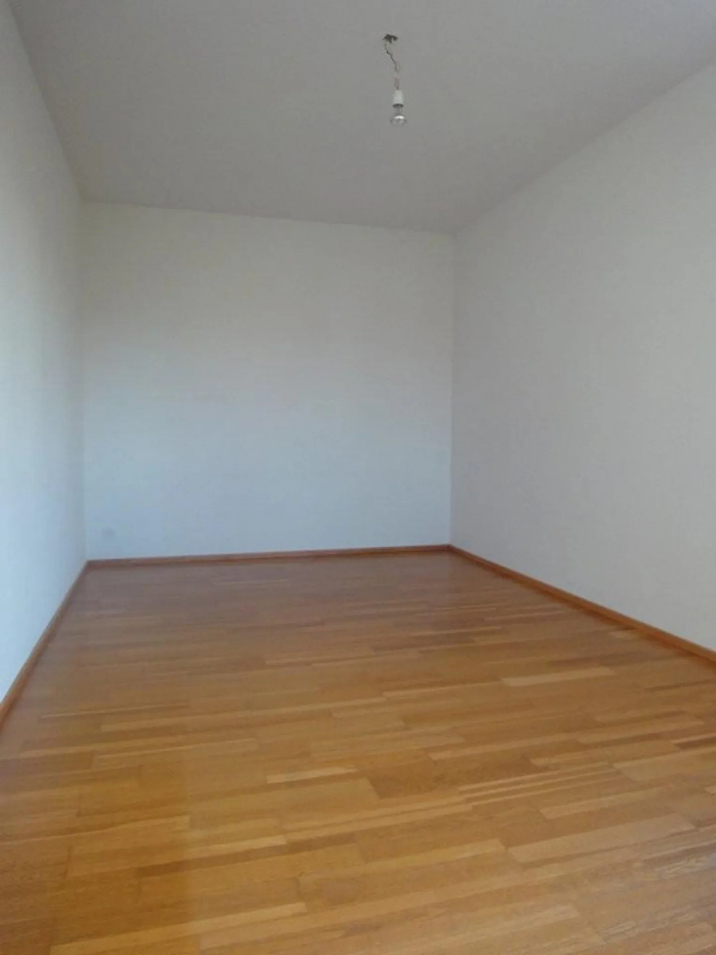 Living in the Green in Zurich-Witikon limited until 31.03.28 - Photo 10 of 12