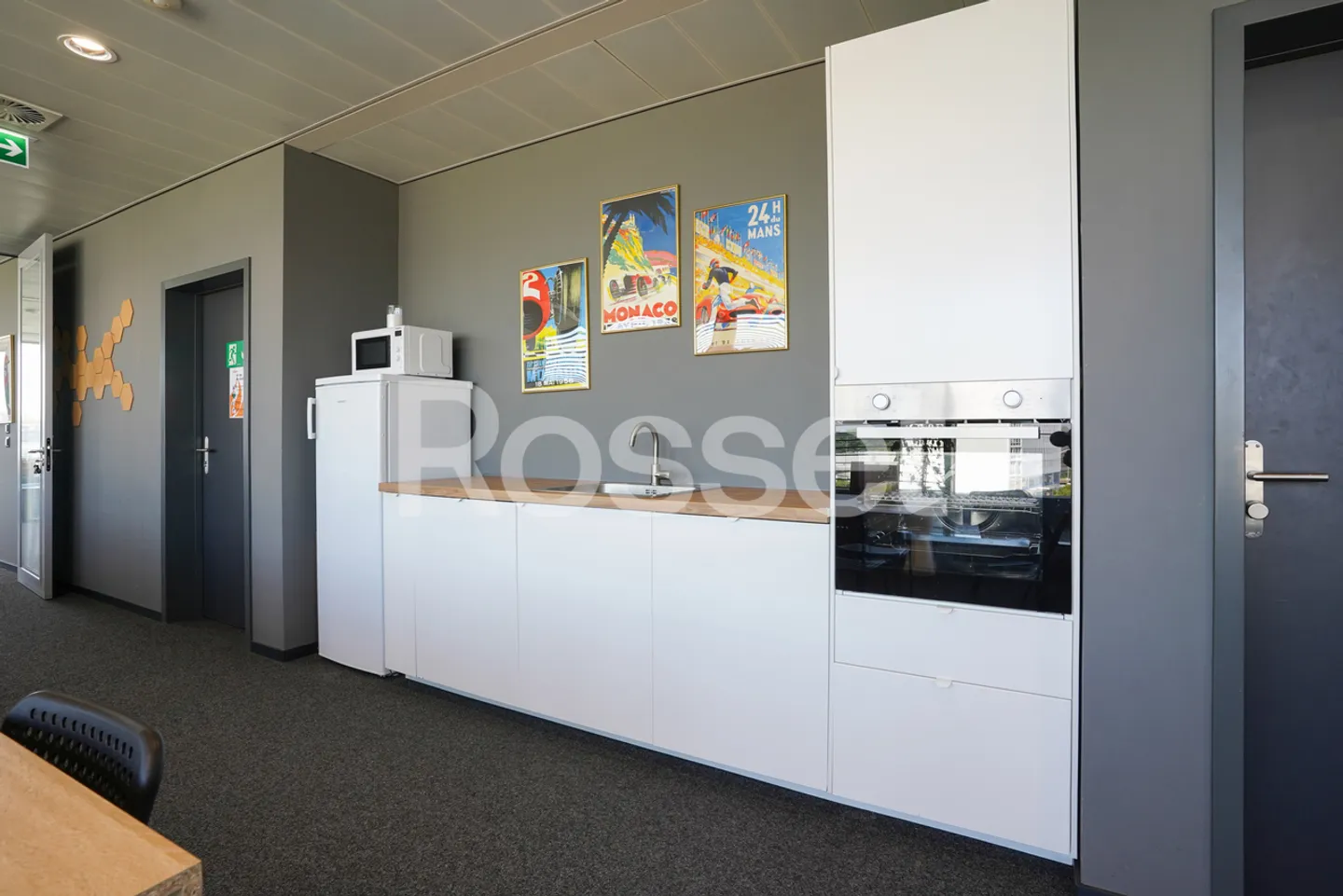 Bureaux modernes avec balcon - Photo 5 sur 8