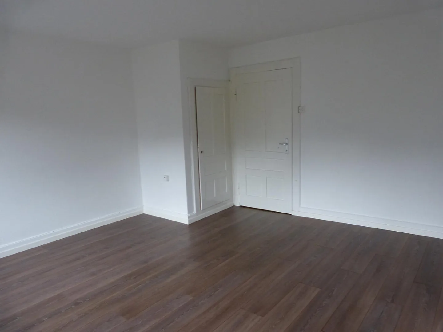 Belle appartement de 5 pièces dans un emplacement ensoleillé - Photo 3 sur 14