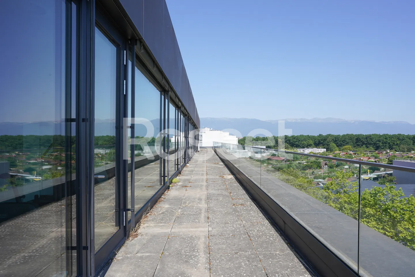 Bureaux modernes avec balcon - Photo 6 sur 8