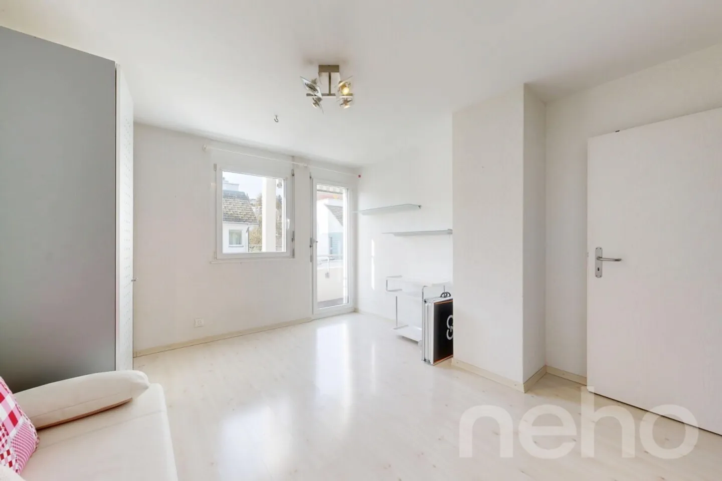 5.5-Room Duplex Apartment with Garden, Sunny and Quiet - Photo 8 of 12