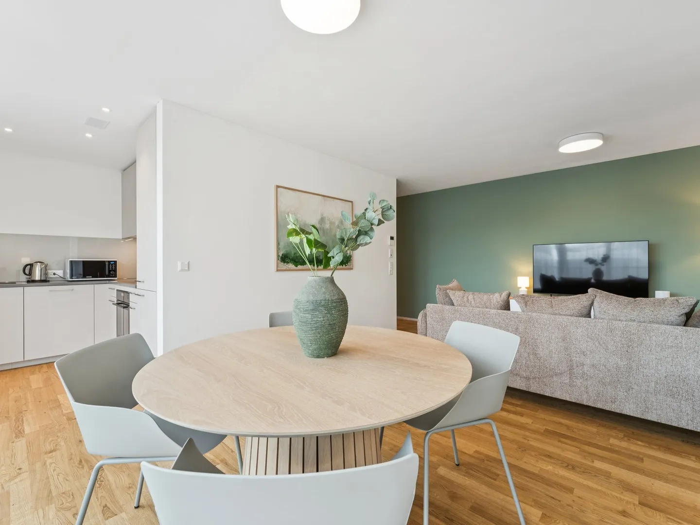 Furnished Apartments in Oslo Style | LOU Lucerne - Photo 5 of 12