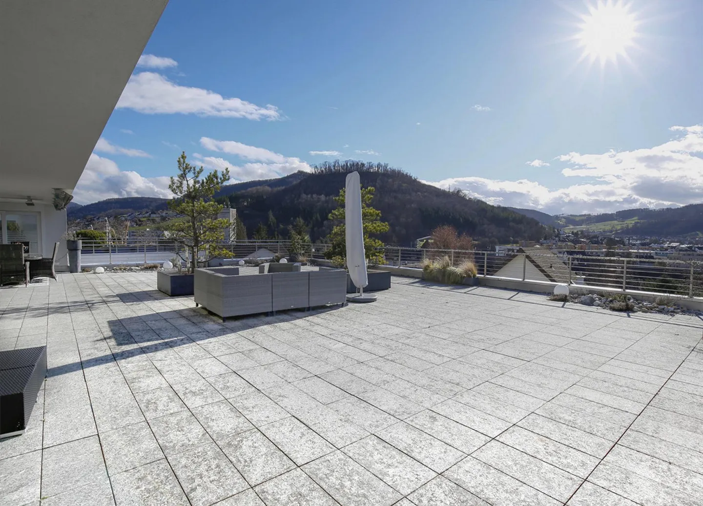 Stilvolle Terrassenwohnung – sensationeller Ausblick, 230qm Terrasse - Foto 4 von 16