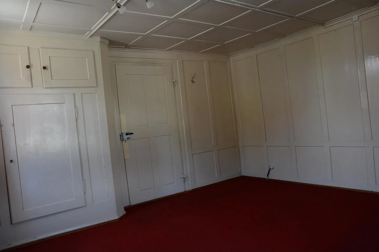 6 Room House - Photo 7 of 7