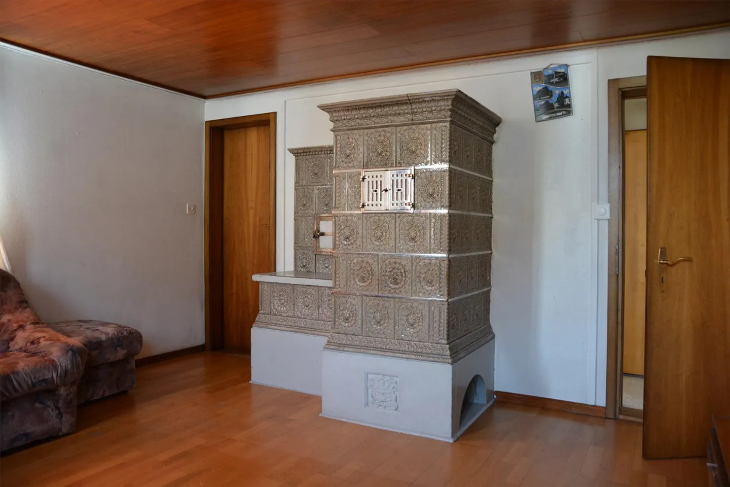 6 Room House - Photo 6 of 7