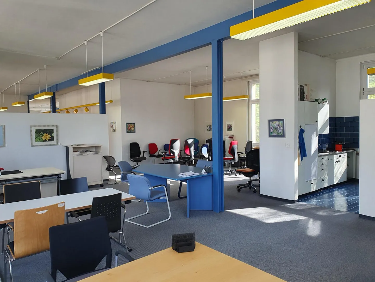 Lavorare in ufficio con vista ispiratrice. Opzione con magazzino di 107 m2. - Foto 1 di 5