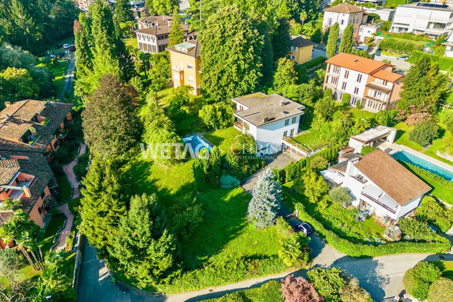 Lugano-Sorengo: Villa for Renovation with Adjacent Building Plot for Sale - Photo 5 of 7