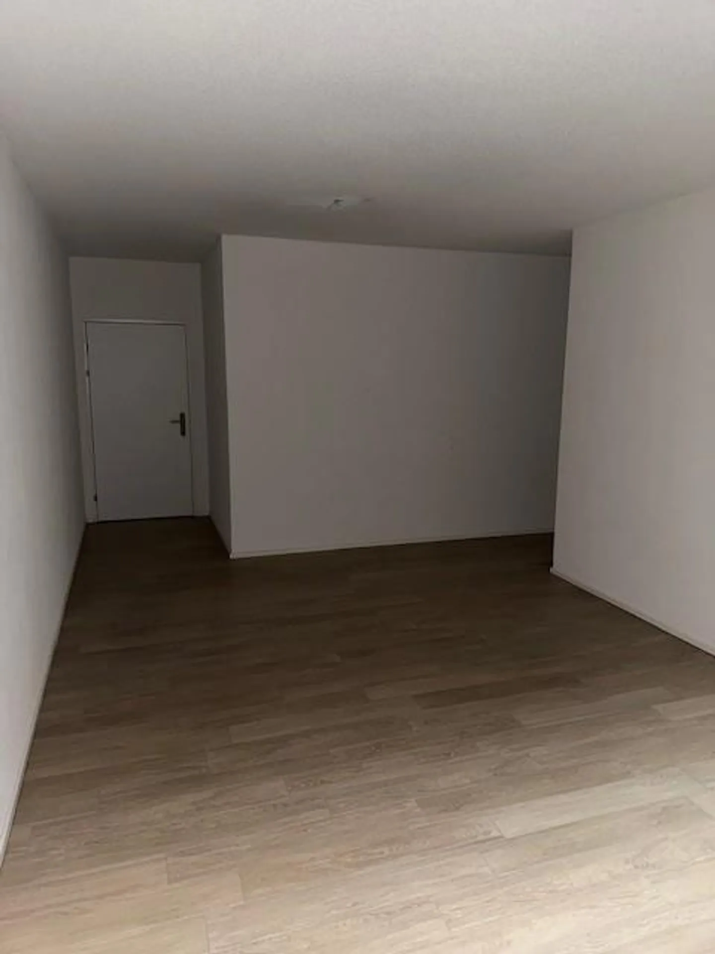 Vivere attraente in una posizione verde - Foto 7 di 12