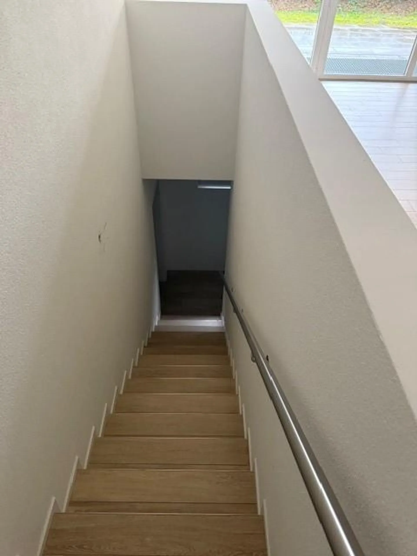 Vivere attraente in una posizione verde - Foto 6 di 12