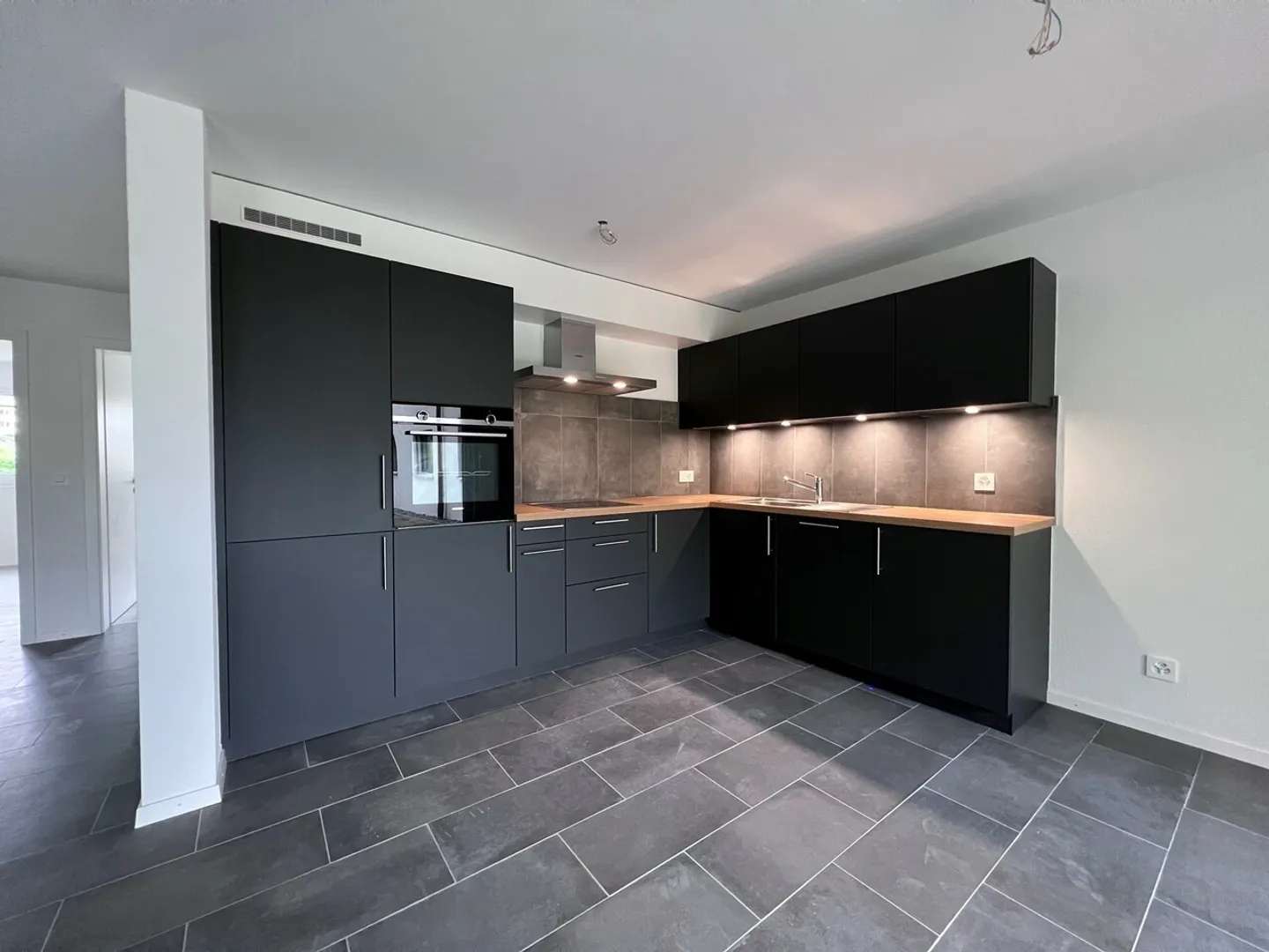 Wunderschöne 3,5 Zimmer mit Terrasse - Foto 1 von 8