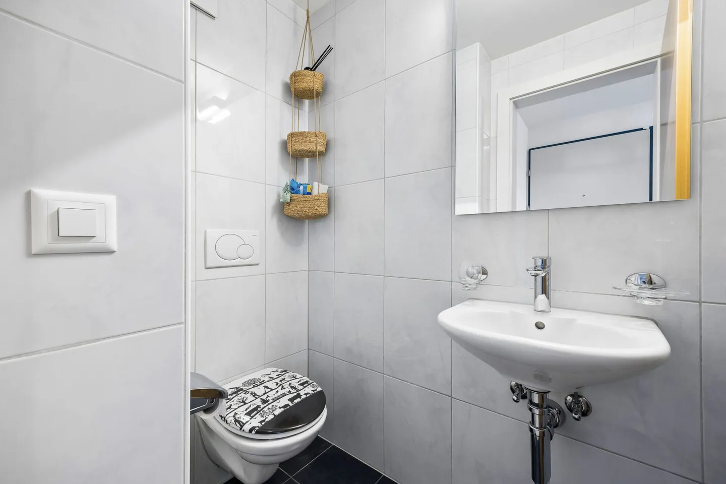 Charming Duplex Apartment in a Central Location Including Parking Space - Photo 6 of 11