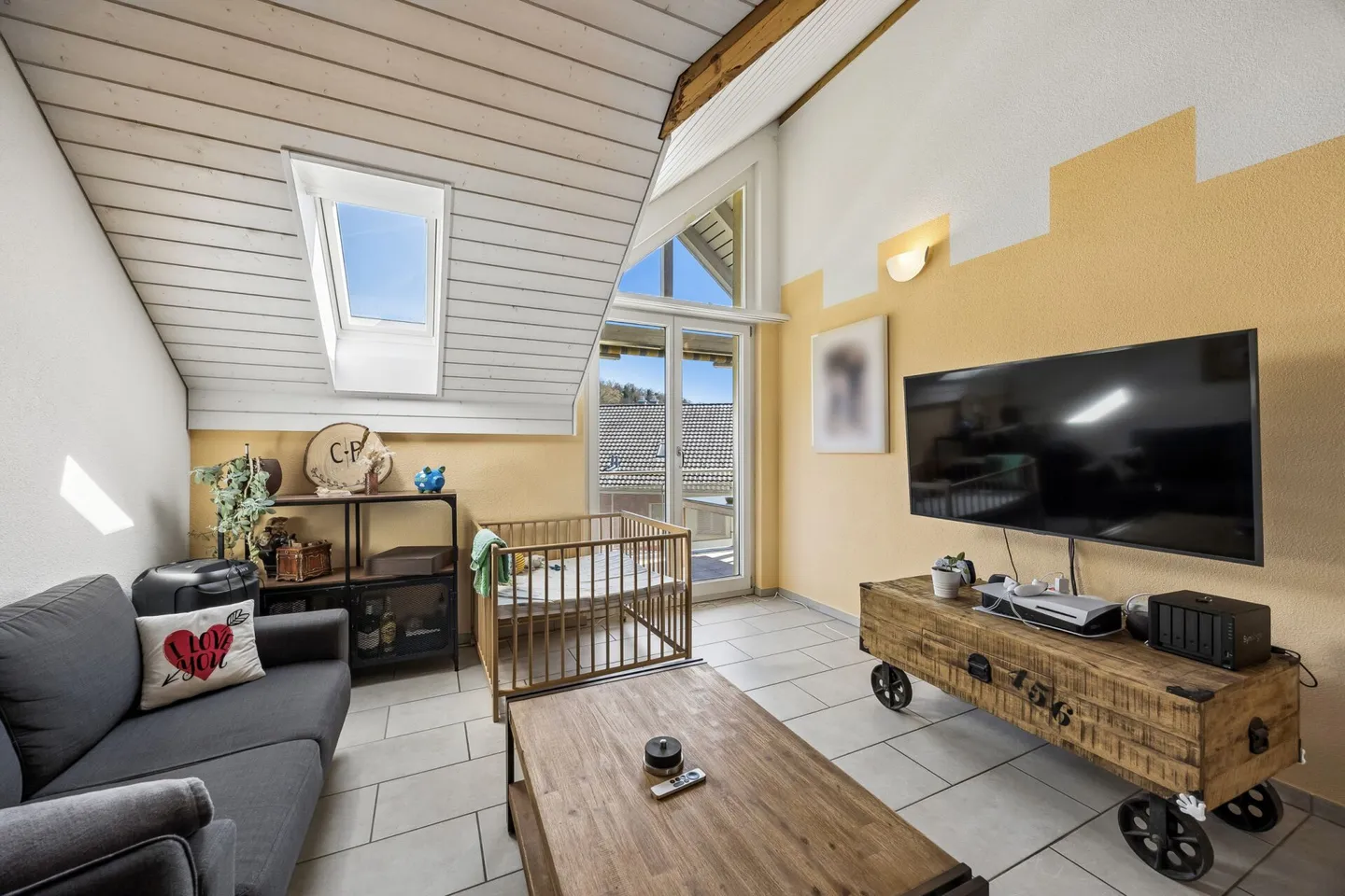 Charming Duplex Apartment in a Central Location Including Parking Space - Photo 2 of 11