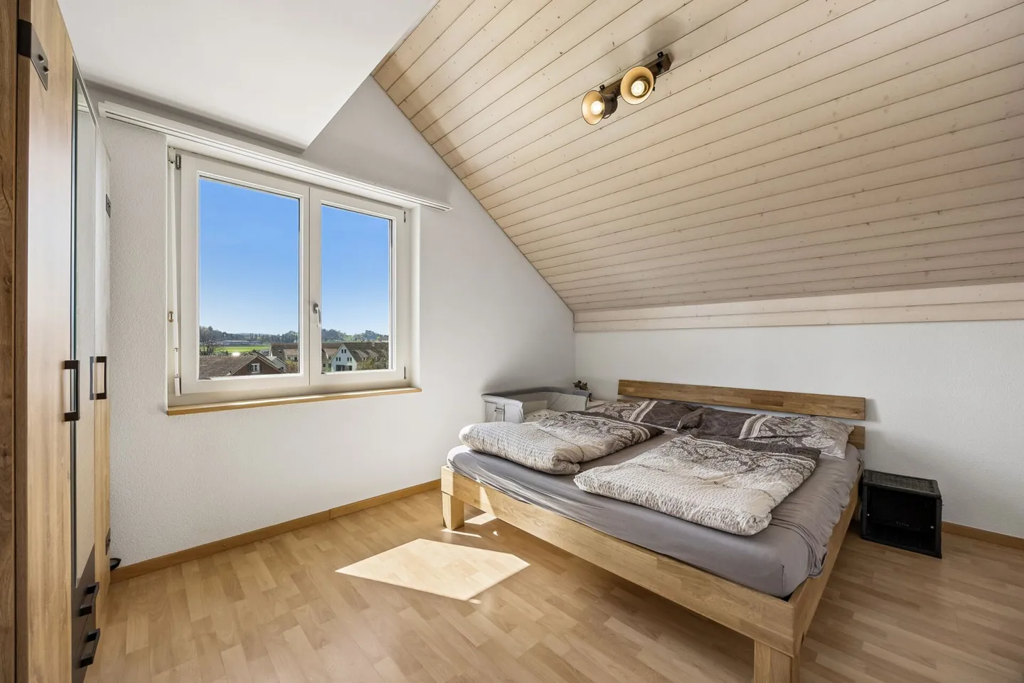 Charming Duplex Apartment in a Central Location Including Parking Space - Photo 4 of 11